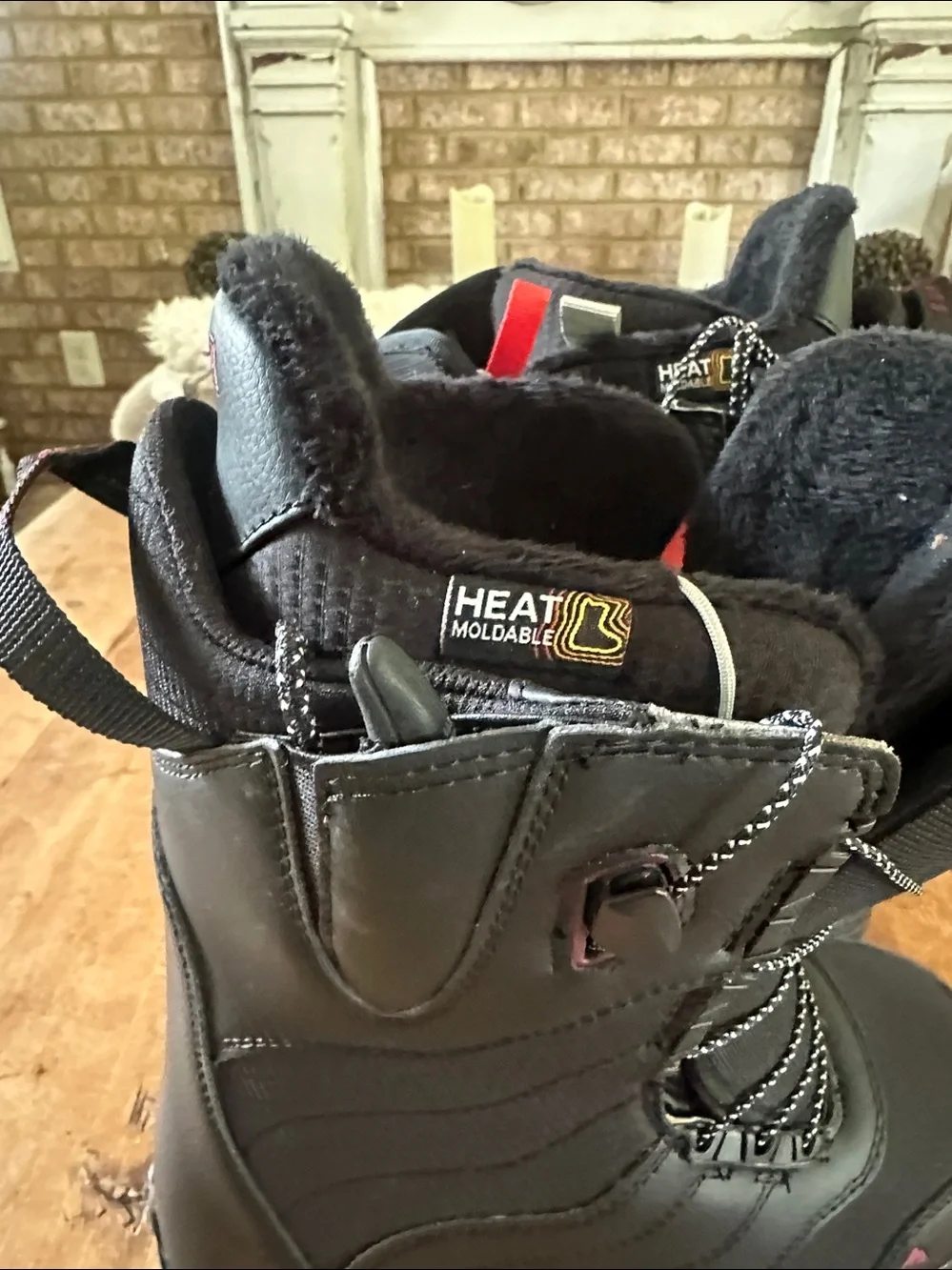 BURTON WOMEN'S MINT BLACK SNOWBOARDING BOOTS HEAT MOLDABLE 7 NEW NO TAGS 7
